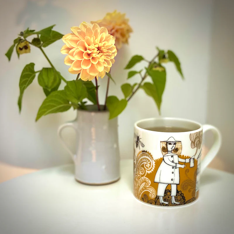 Bee Puffer Mug - Image 3